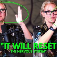 Mel Robbins: "THE MOST POWERFUL PRACTICE You Can Do In The Morning..."