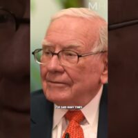 Warren Buffett Leaves the Audience SPEECHLESS