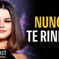 Cómo Mantener La Fuerza Bajo La Tragedia | Selena Gomez | Historias De Vida | Goalcast Español