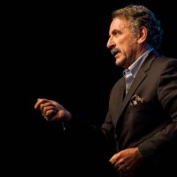 Ernesto Sirolli: Want to help someone? Shut up and listen!