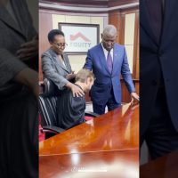 Leaders in Kenya Pray Over Nick Vujicic